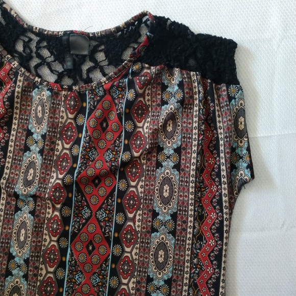 Women's large hippie boho vertical patterned stripe blouse with lace detail on b - Picture 2 of 6